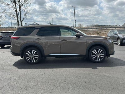 2024 Nissan Pathfinder Platinum