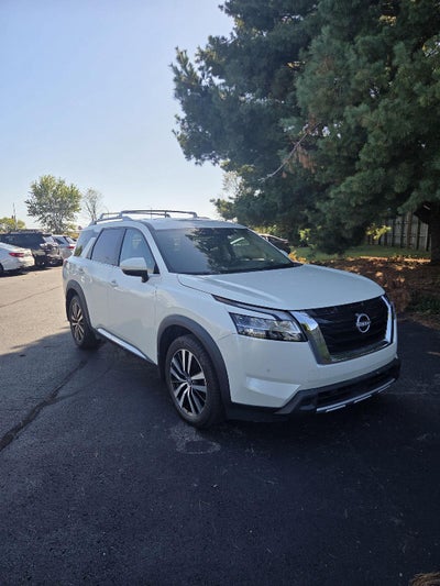 2023 Nissan Pathfinder Platinum