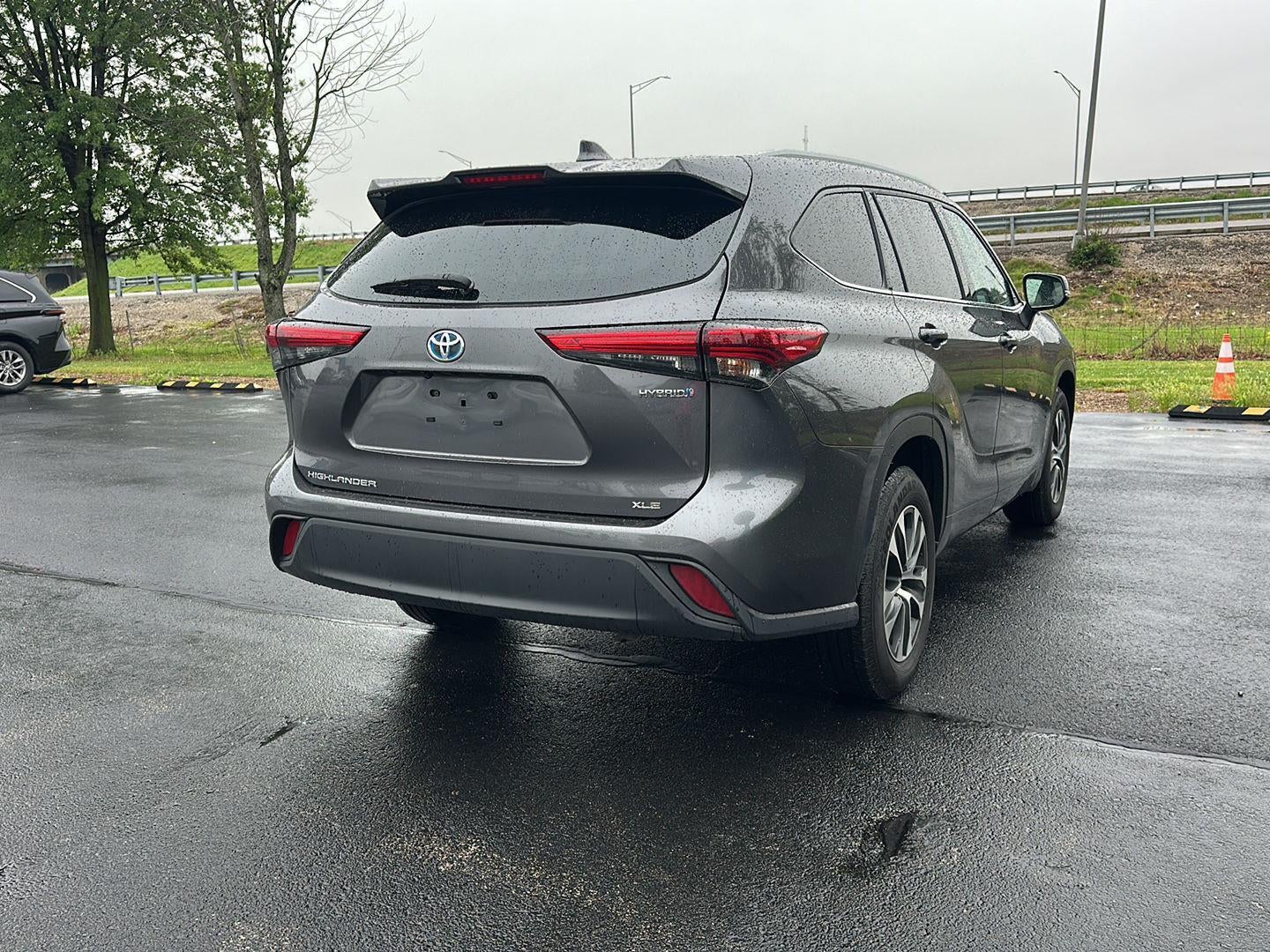 2022 Toyota Highlander Hybrid XLE
