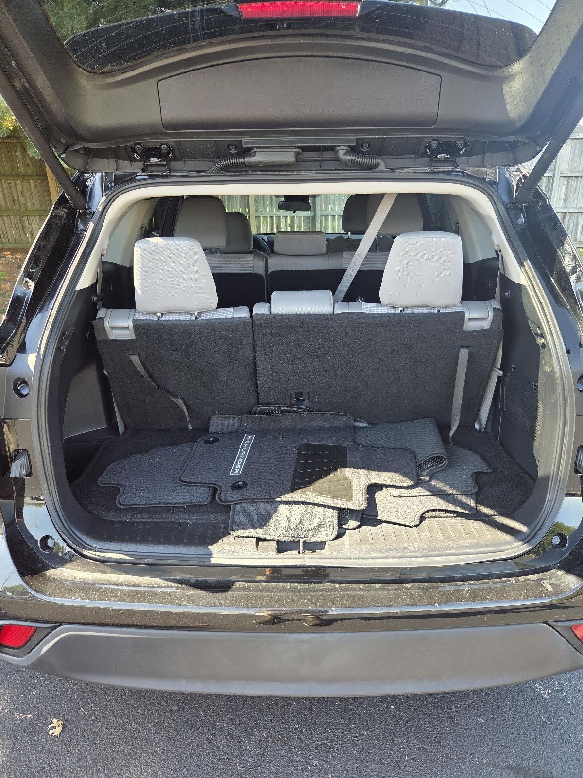 2025 Toyota Highlander LE