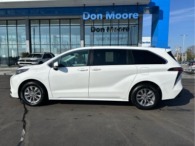 2024 Toyota Sienna LE