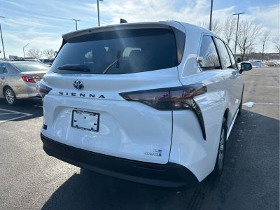 2024 Toyota Sienna LE