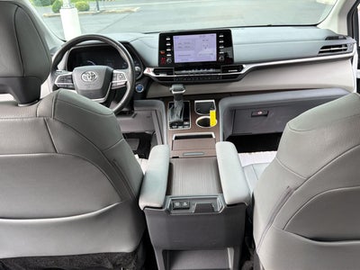 2024 Toyota Sienna XLE