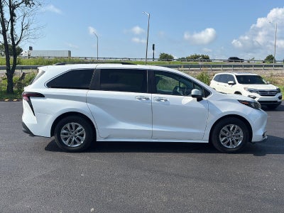 2024 Toyota Sienna XLE