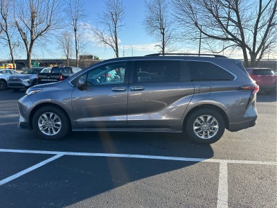 2021 Toyota Sienna XLE