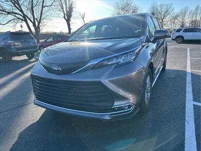 2021 Toyota Sienna XLE