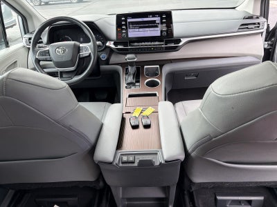 2024 Toyota Sienna XLE