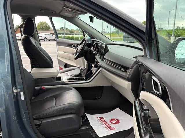 2023 Kia Carnival EX