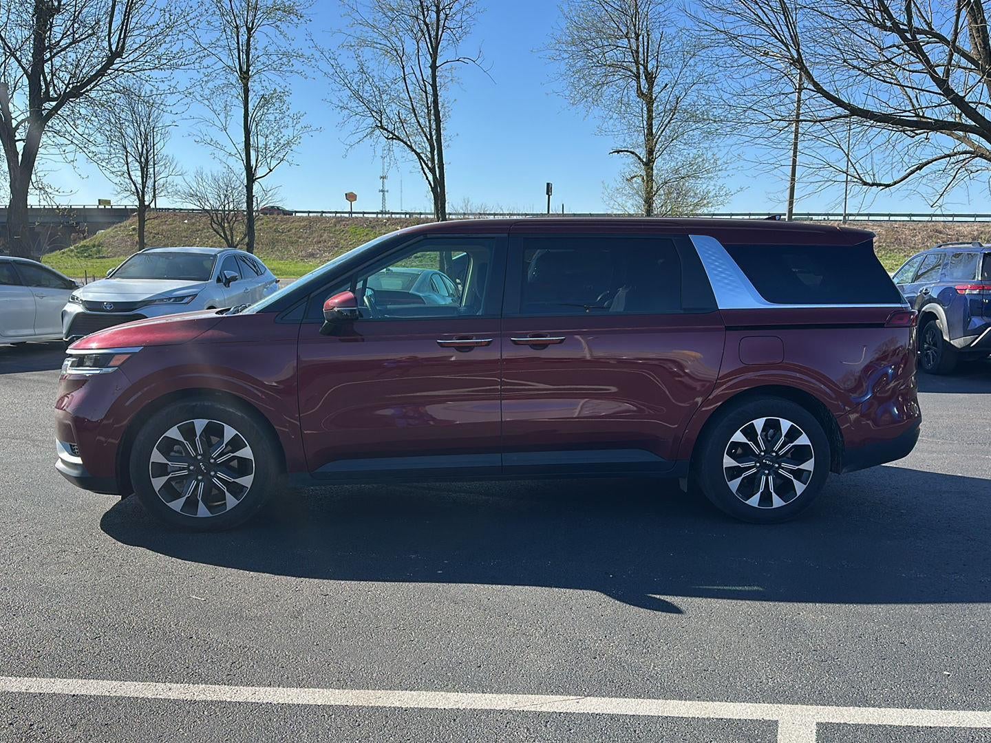 2024 Kia Carnival EX