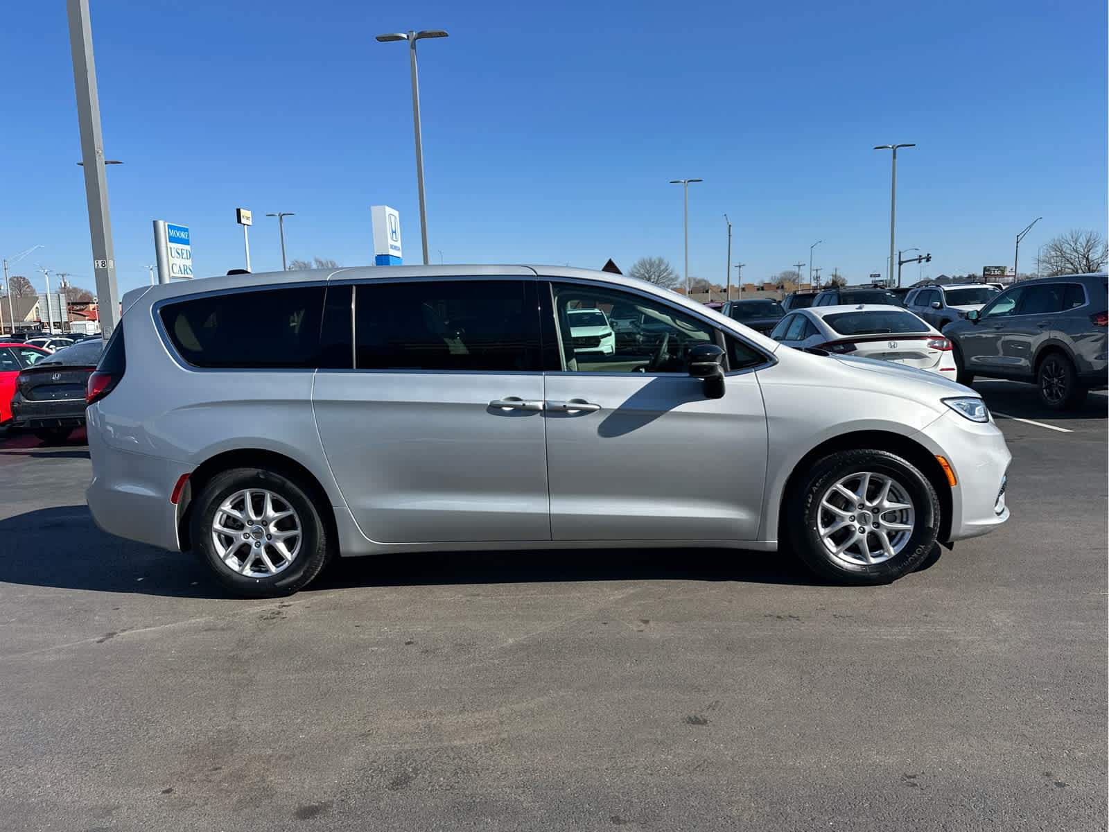 2024 Chrysler Pacifica Touring L