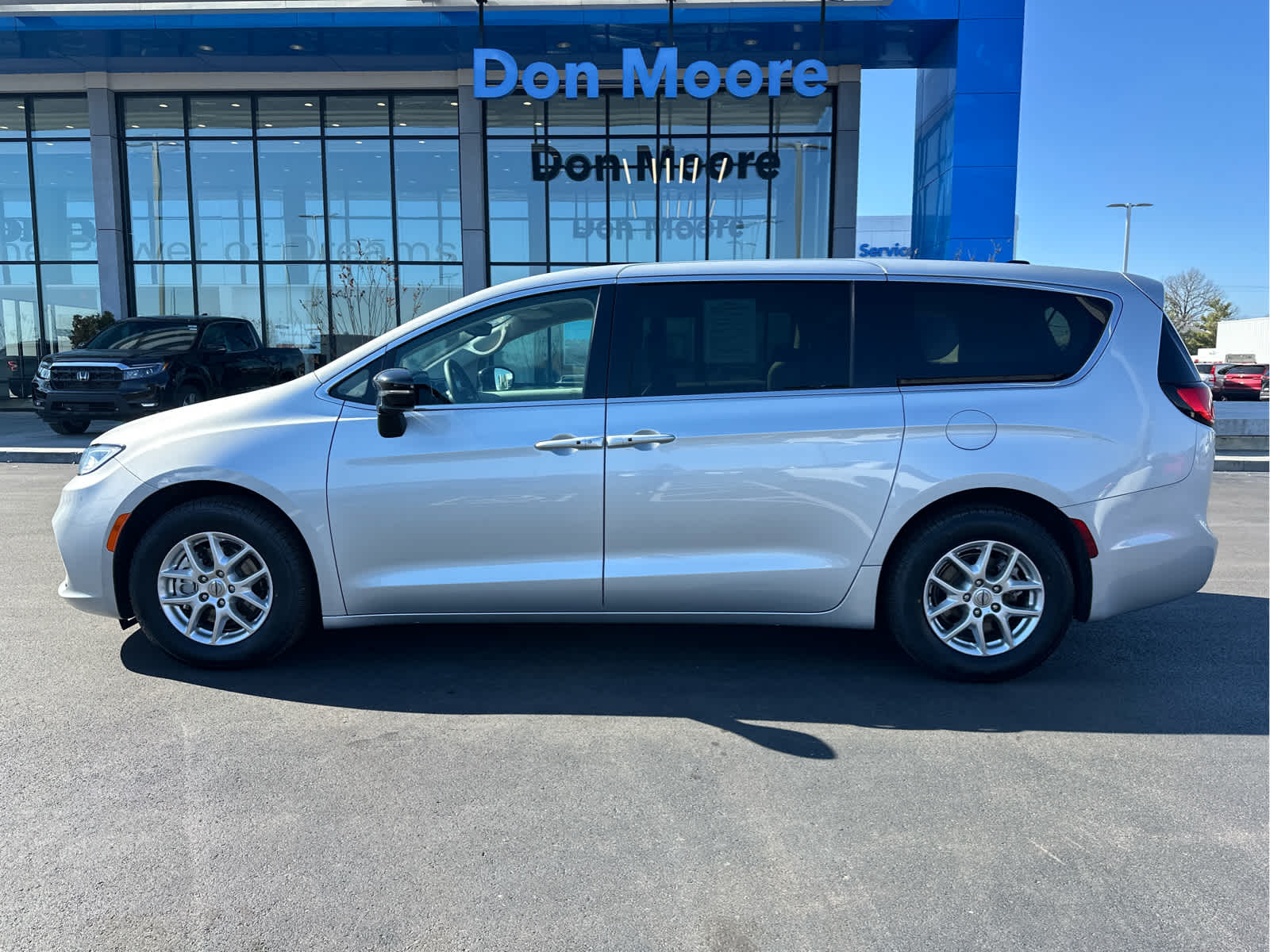 2024 Chrysler Pacifica Touring L