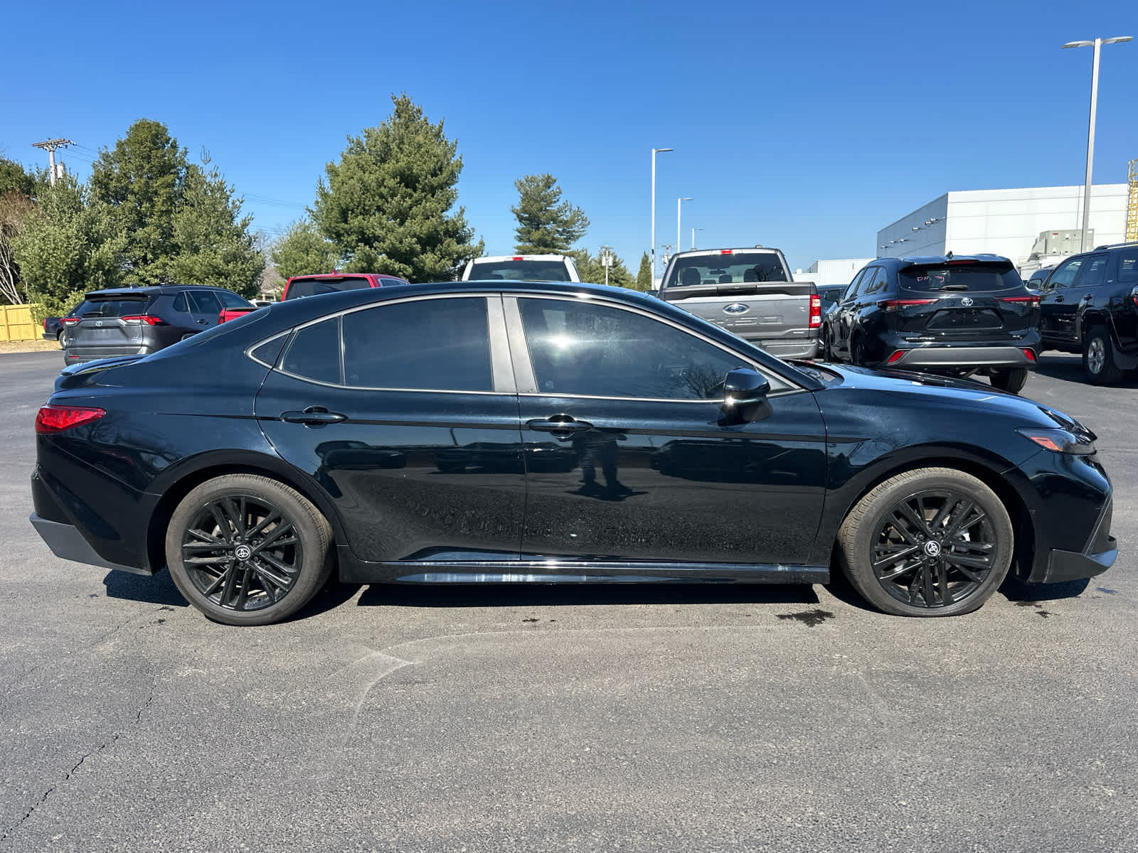 2025 Toyota Camry SE