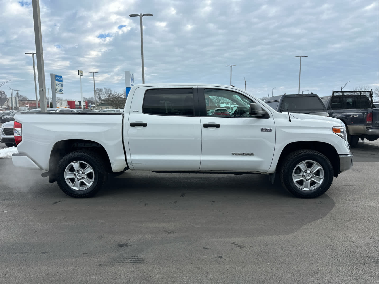 2017 Toyota Tundra SR5