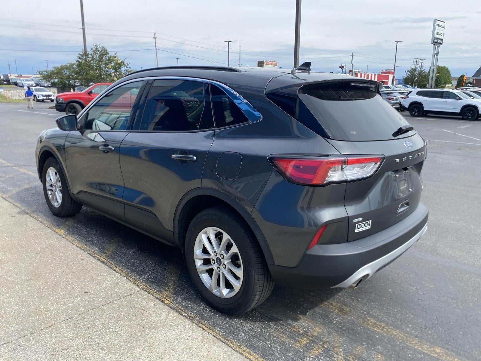 2020 Ford Escape SE