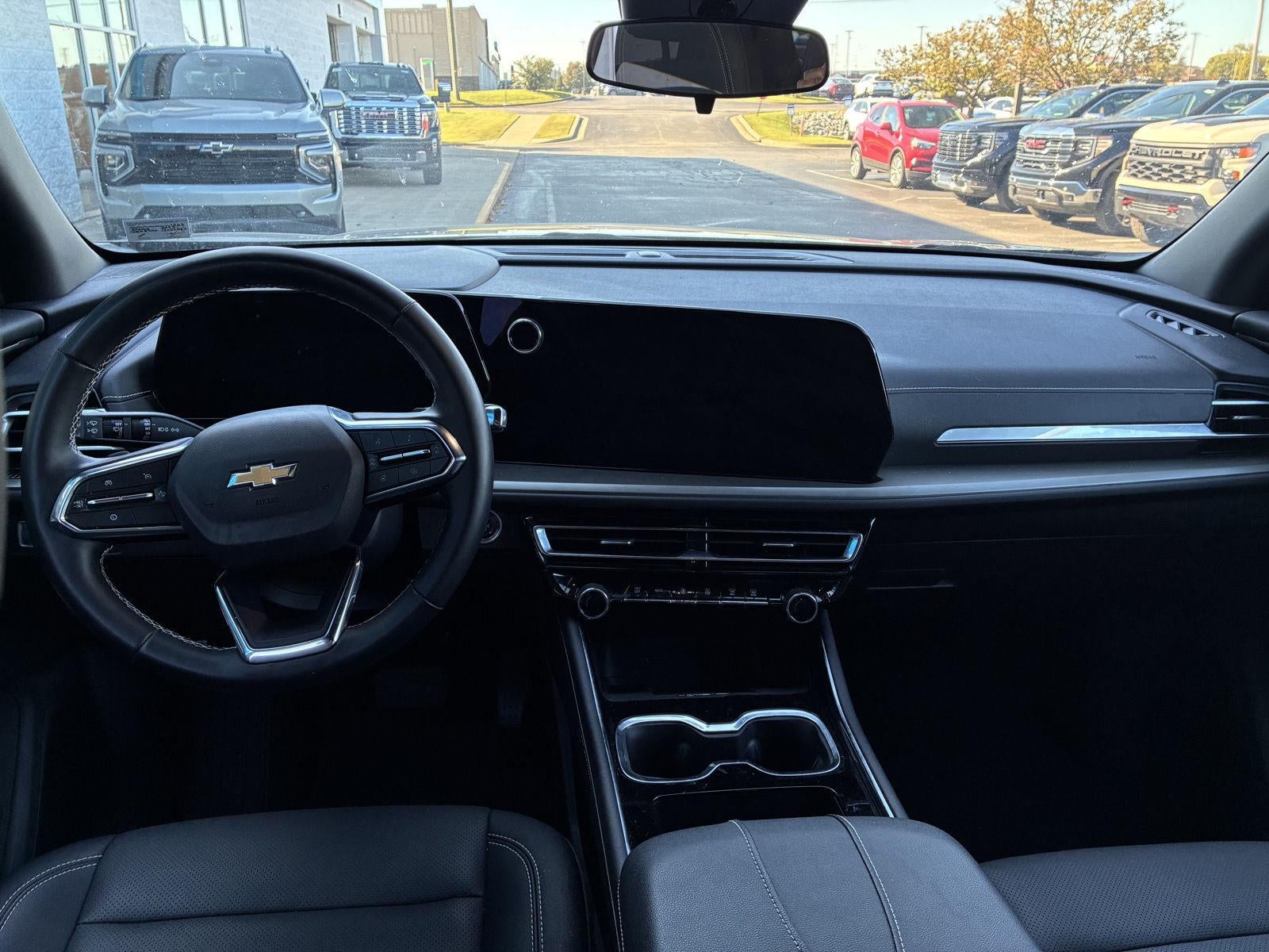 2025 Chevrolet Traverse AWD LT