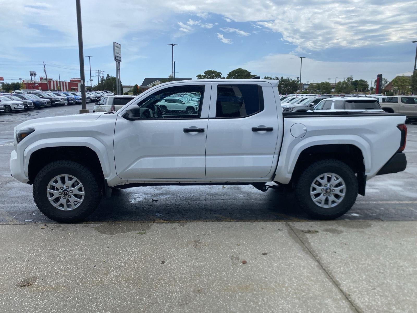 2024 TOYOTA TRUCK TACOMA 4WD SR